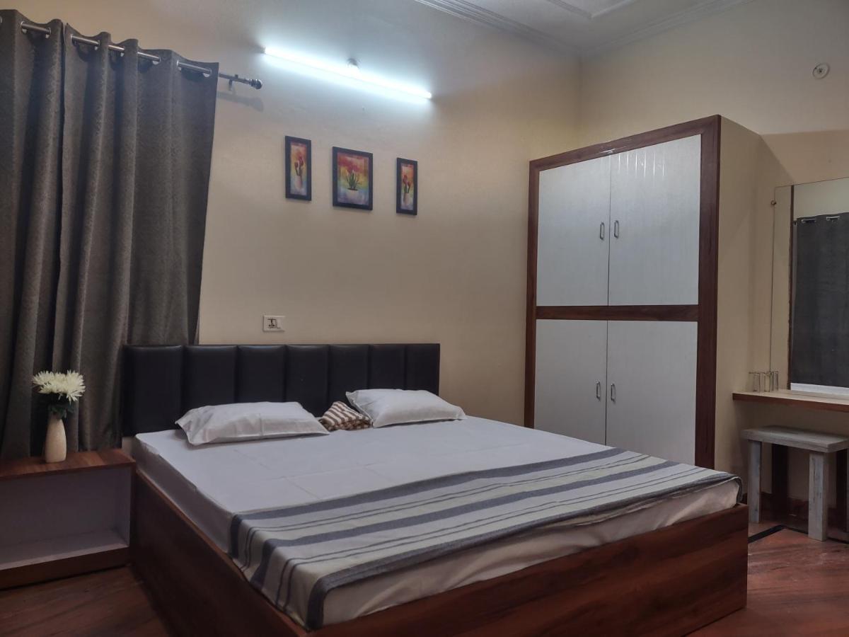 Paarijaat Homestay & Guesthouse Ayodhya Eksteriør billede