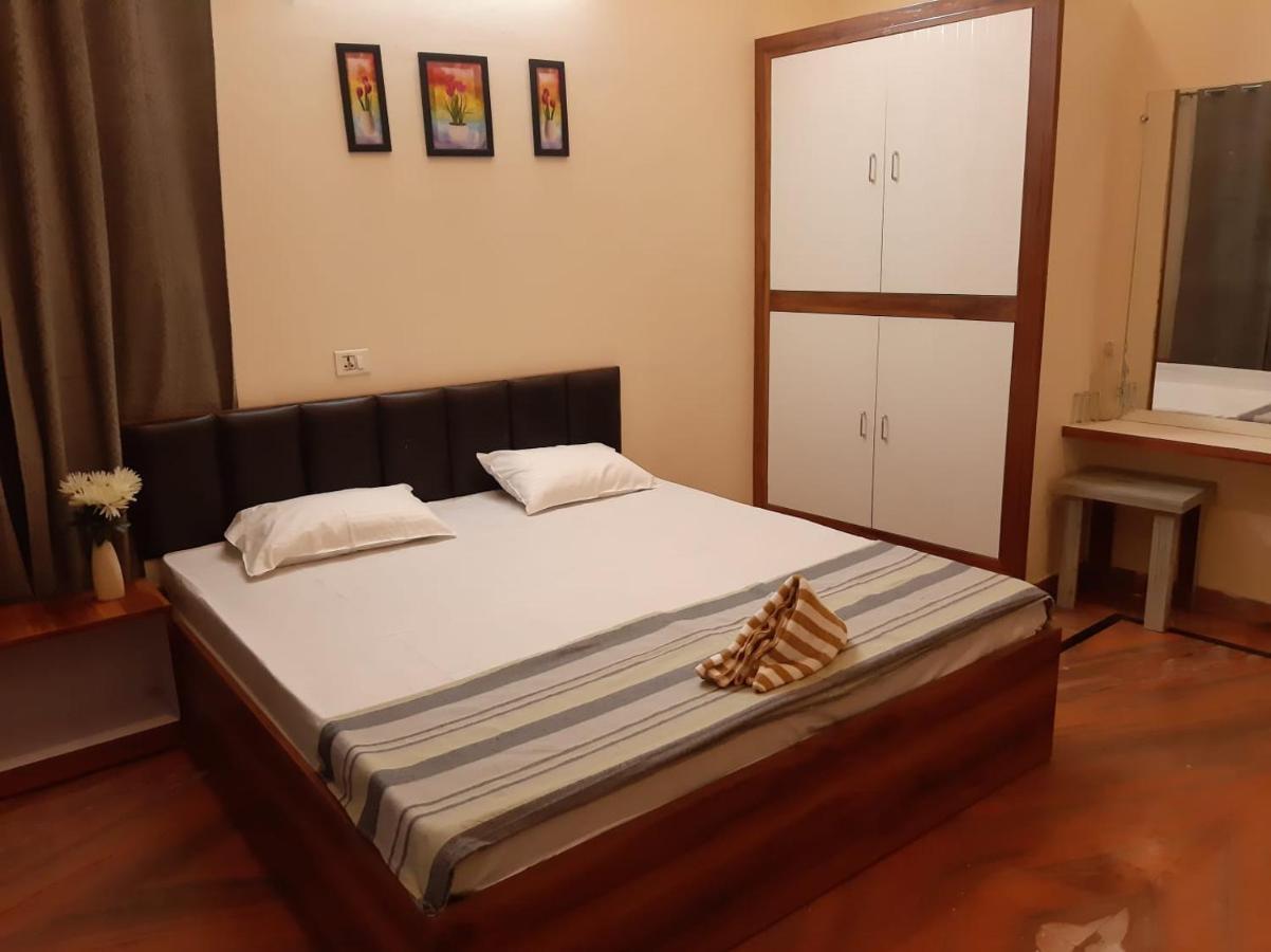 Paarijaat Homestay & Guesthouse Ayodhya Eksteriør billede