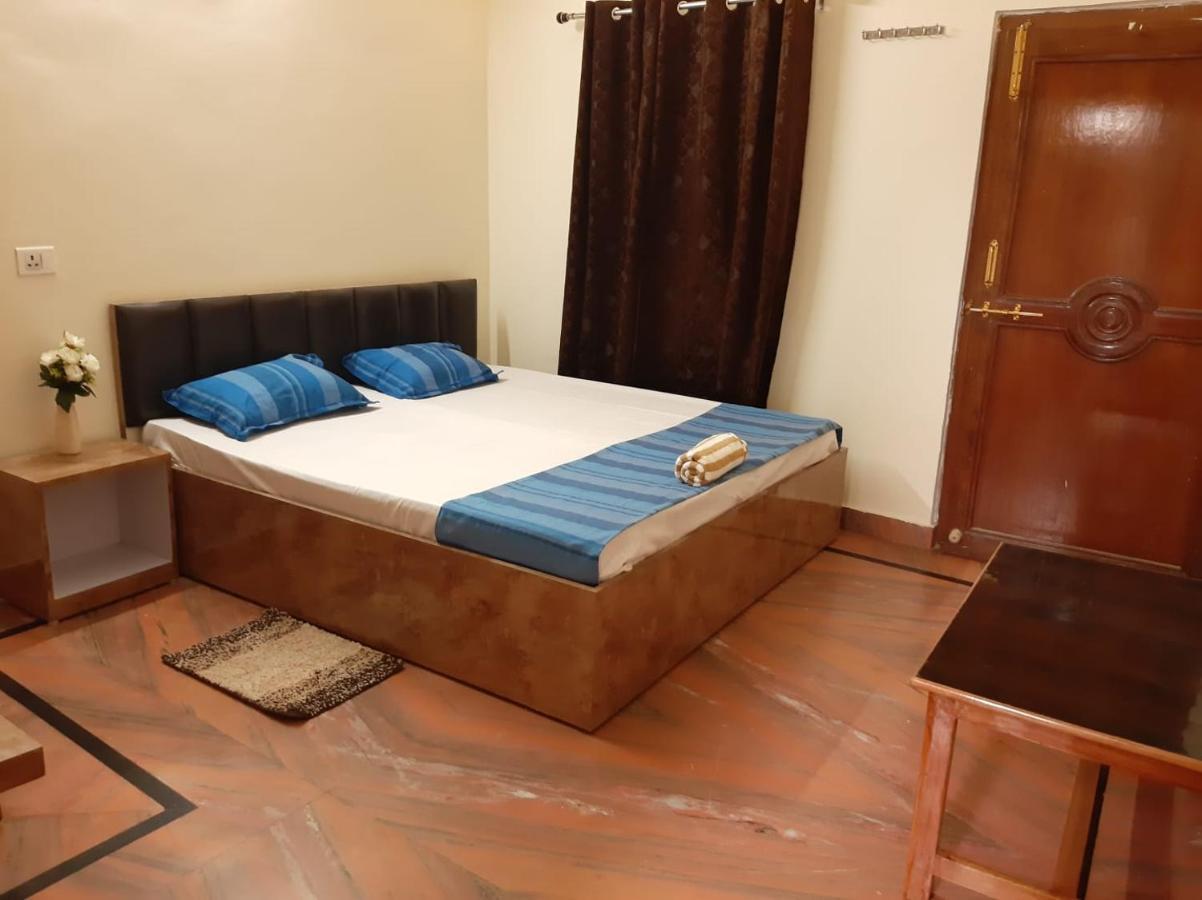 Paarijaat Homestay & Guesthouse Ayodhya Eksteriør billede