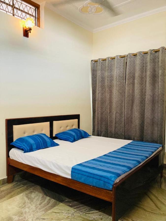 Paarijaat Homestay & Guesthouse Ayodhya Eksteriør billede
